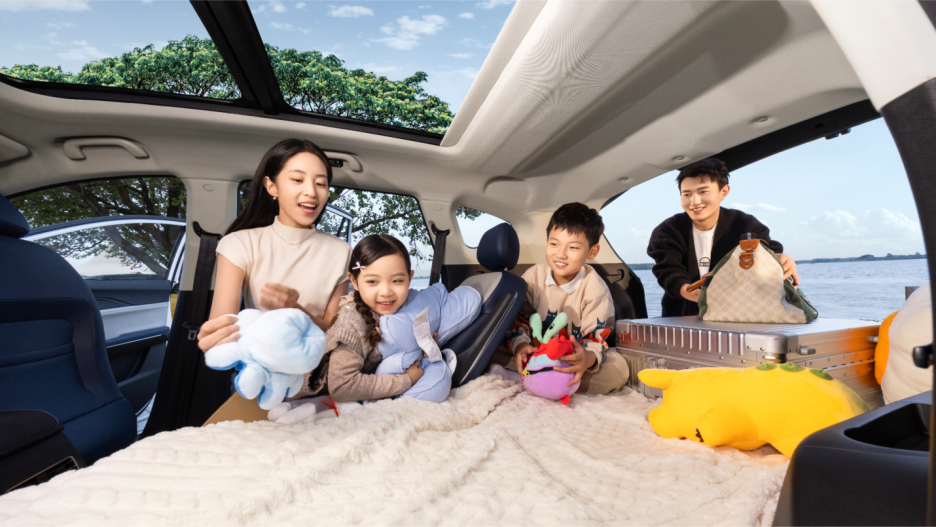 9.98-14.98万元  大七座电混SUV  银河galaxyX8 E家正式上市1233.png